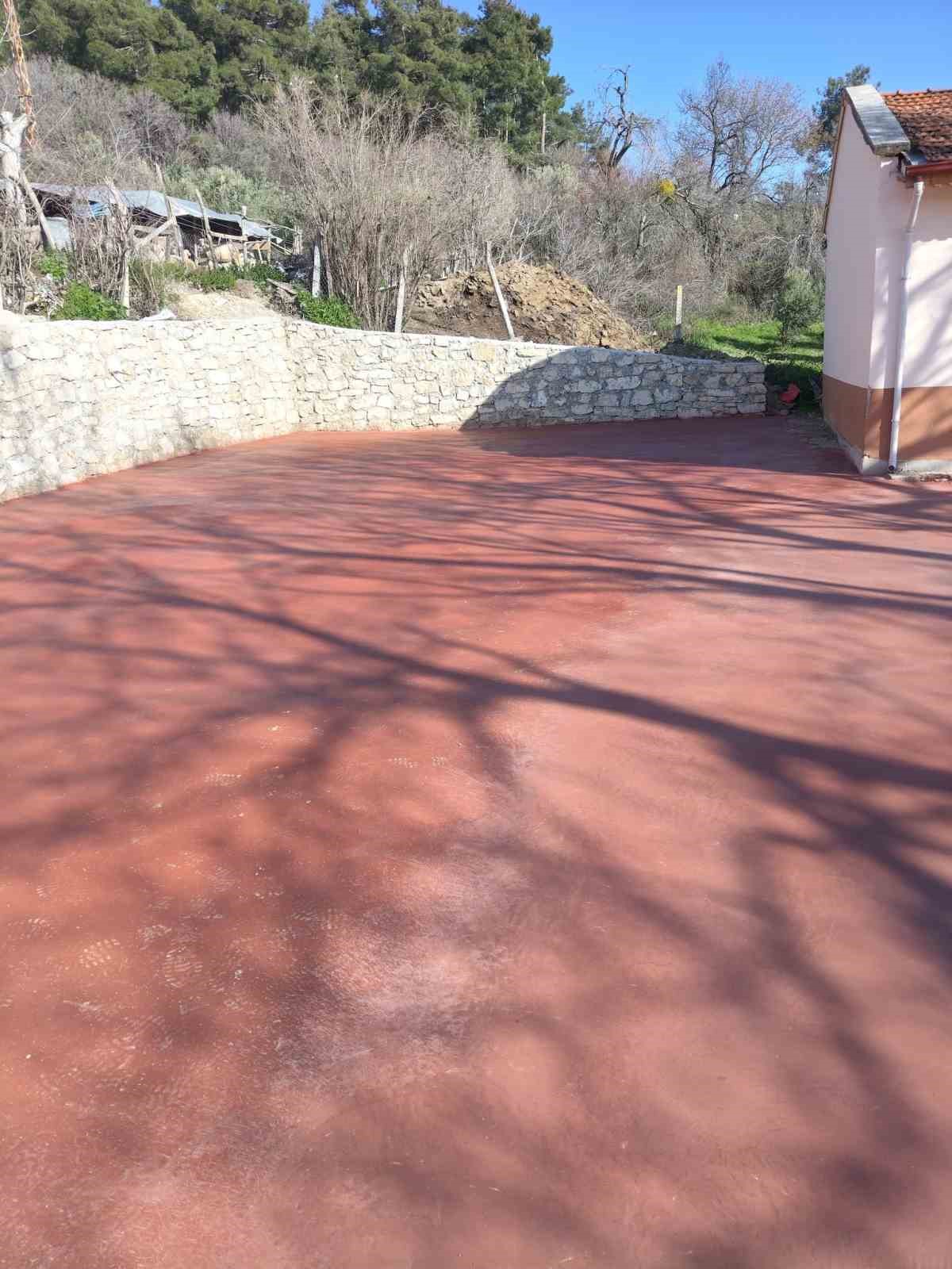 Babadağ Belediyesi &ccedil;evre d&uuml;zenleme &ccedil;alışmalarını s&uuml;r&uuml;yor
