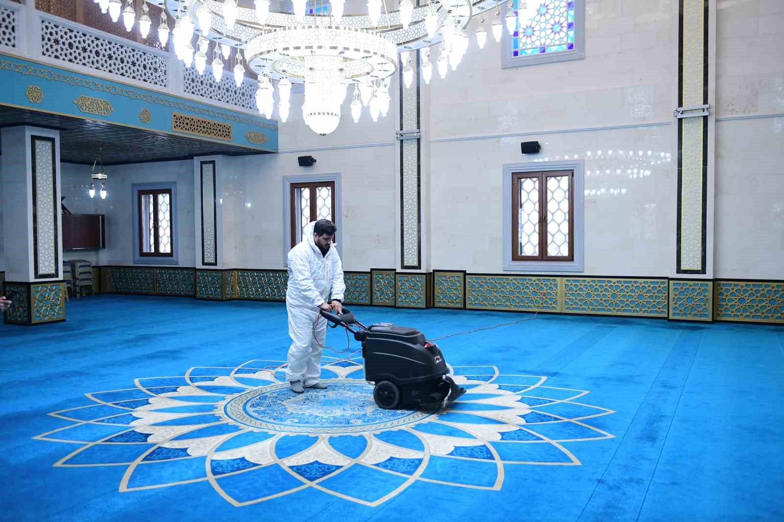 Kestel’de camiler Ramazan Bayramı’na hazırlanıyor