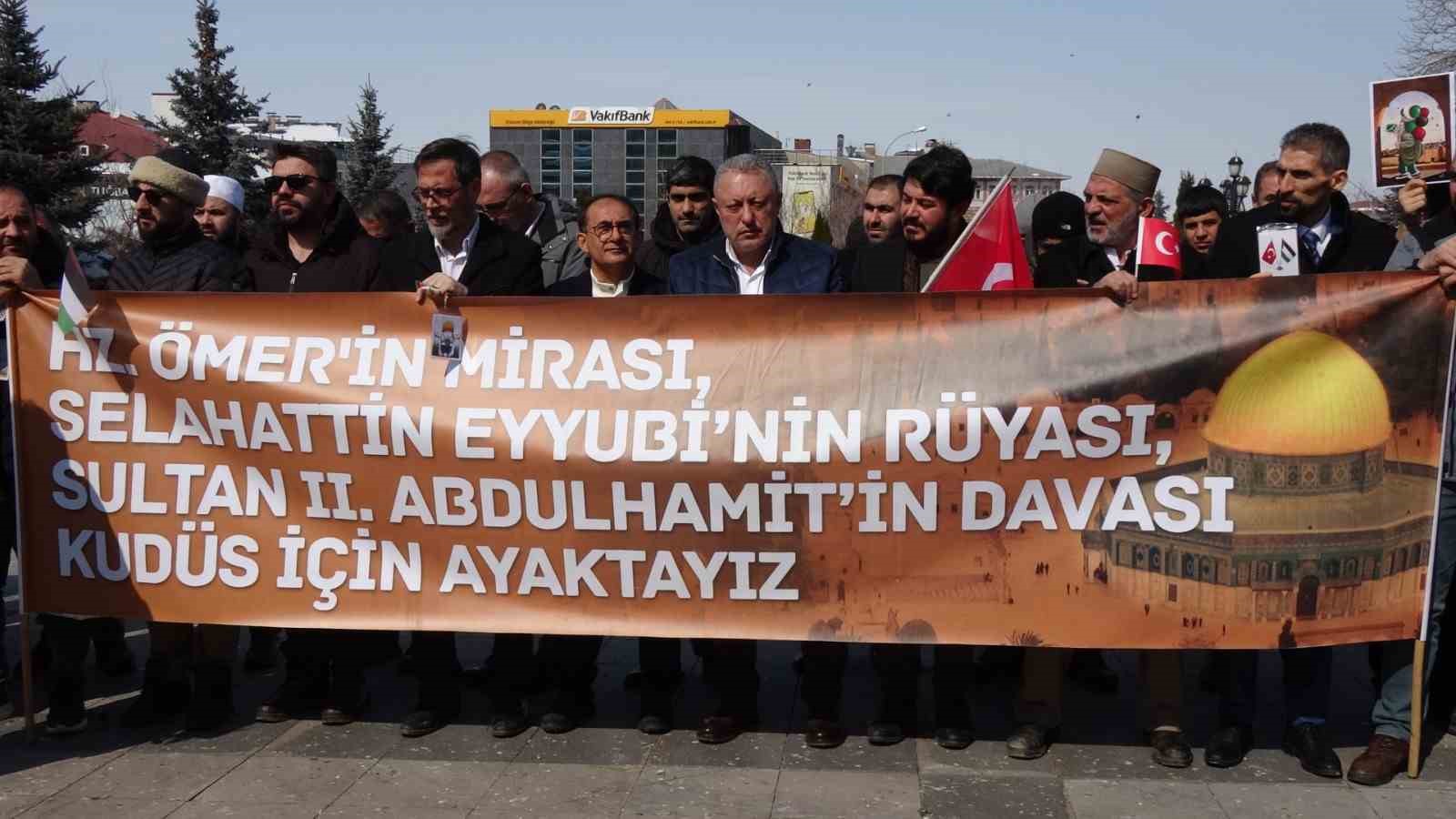 Erzurum Sivil Toplum Platformu &uuml;yeleri, Kud&uuml;s ve Aksa&rsquo;nın &ouml;zg&uuml;rl&uuml;ğ&uuml; i&ccedil;in y&uuml;r&uuml;d&uuml;
