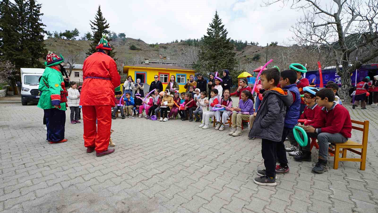 B&uuml;y&uuml;kşehir&rsquo;den Sarı&ccedil;ukur&rsquo;da miniklere eğlence ve bilim dolu g&uuml;n
