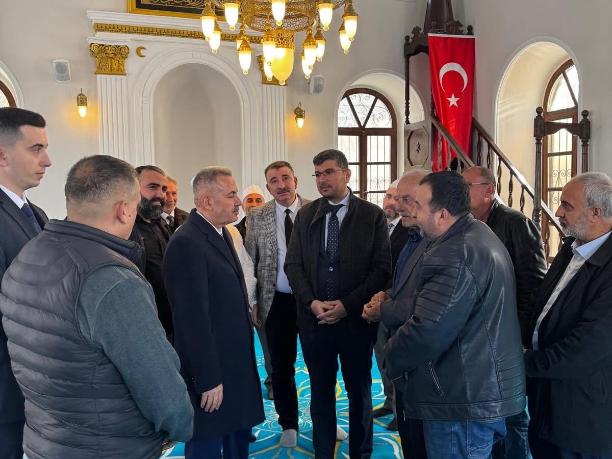 İzmir’de restore edilen tarihi Asmalı Mescit Camii ibadete açıldı