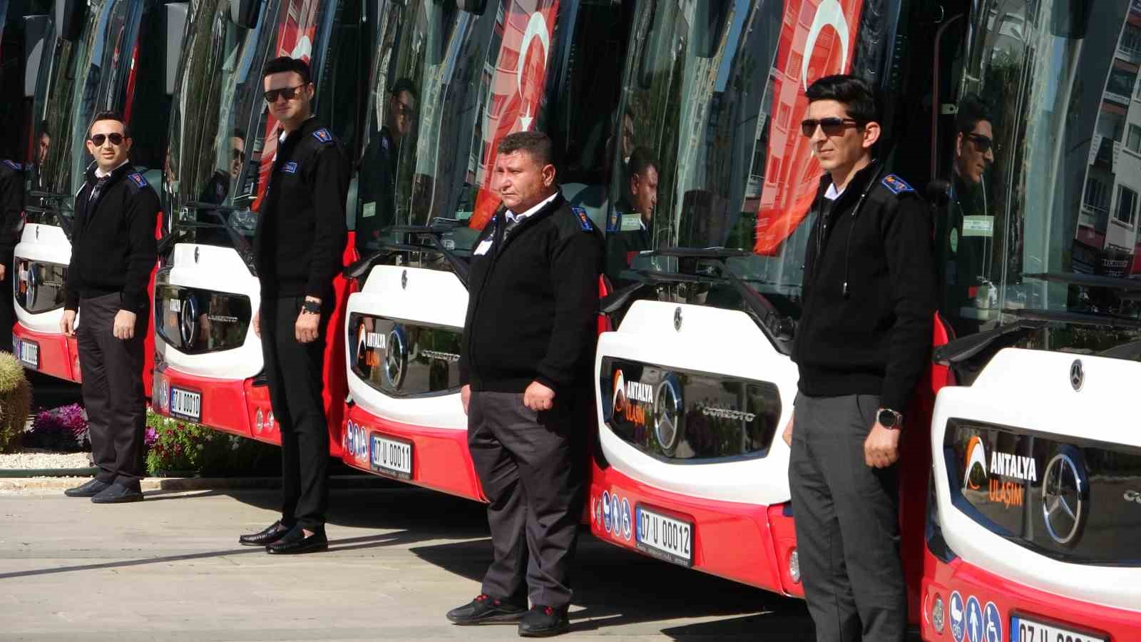 Antalya B&uuml;y&uuml;kşehir&rsquo;den ulaşım filosuna takviye: 19 hibrit otob&uuml;s sahada
