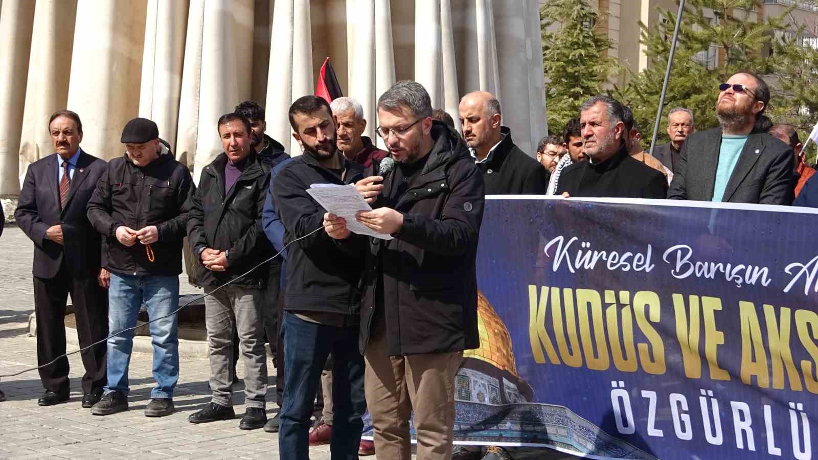 Van&rsquo;da "D&uuml;nya Kud&uuml;s G&uuml;n&uuml;" a&ccedil;ıklaması
