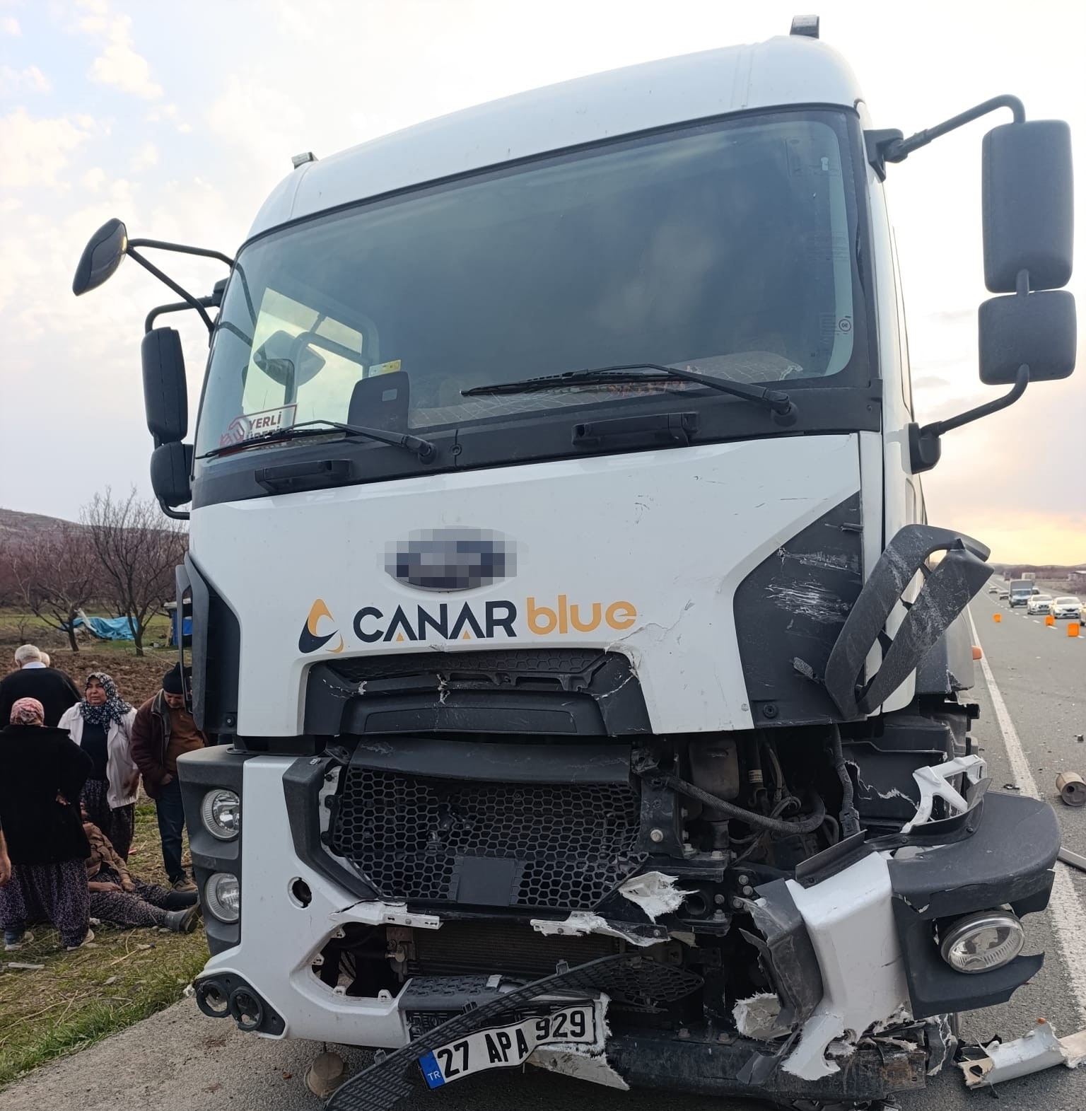 Malatya&rsquo;da kontrolden &ccedil;ıkan kamyon hafif ticari araca &ccedil;arptı: 1 &ouml;l&uuml;, 1 yaralı
