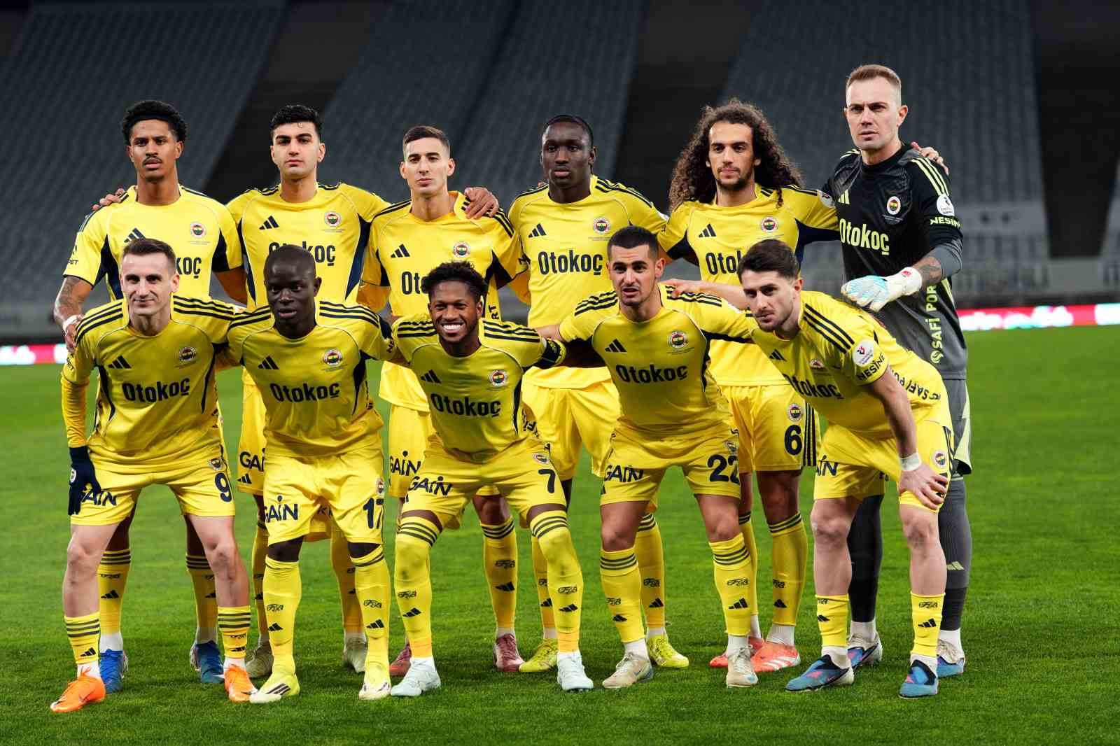 Trendyol S&uuml;per Lig: Fatih Karag&uuml;mr&uuml;k: 1 - Fenerbah&ccedil;e: 0 (Ma&ccedil; devam ediyor)
