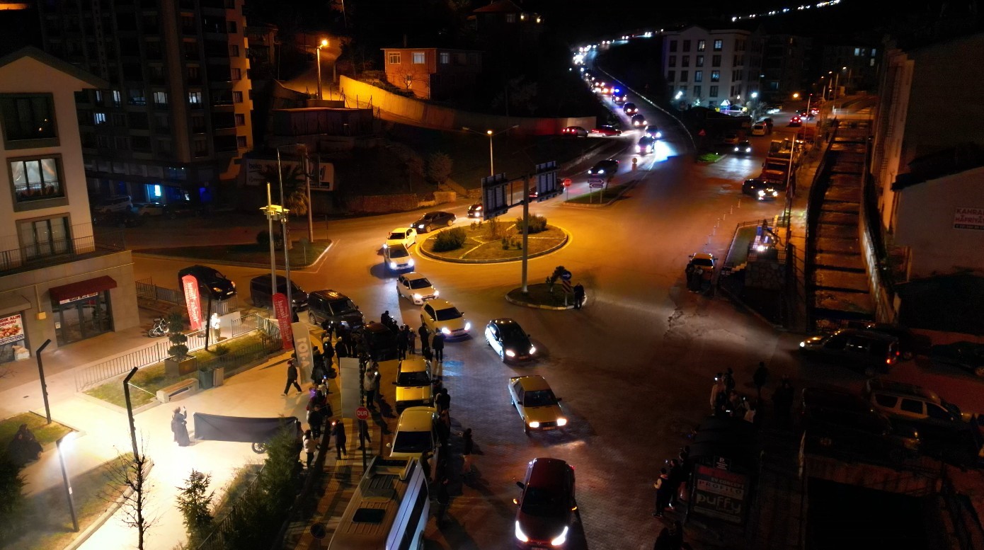 T&uuml;rkiye şampiyonu olan &ouml;ğrencilere coşkulu karşılama
