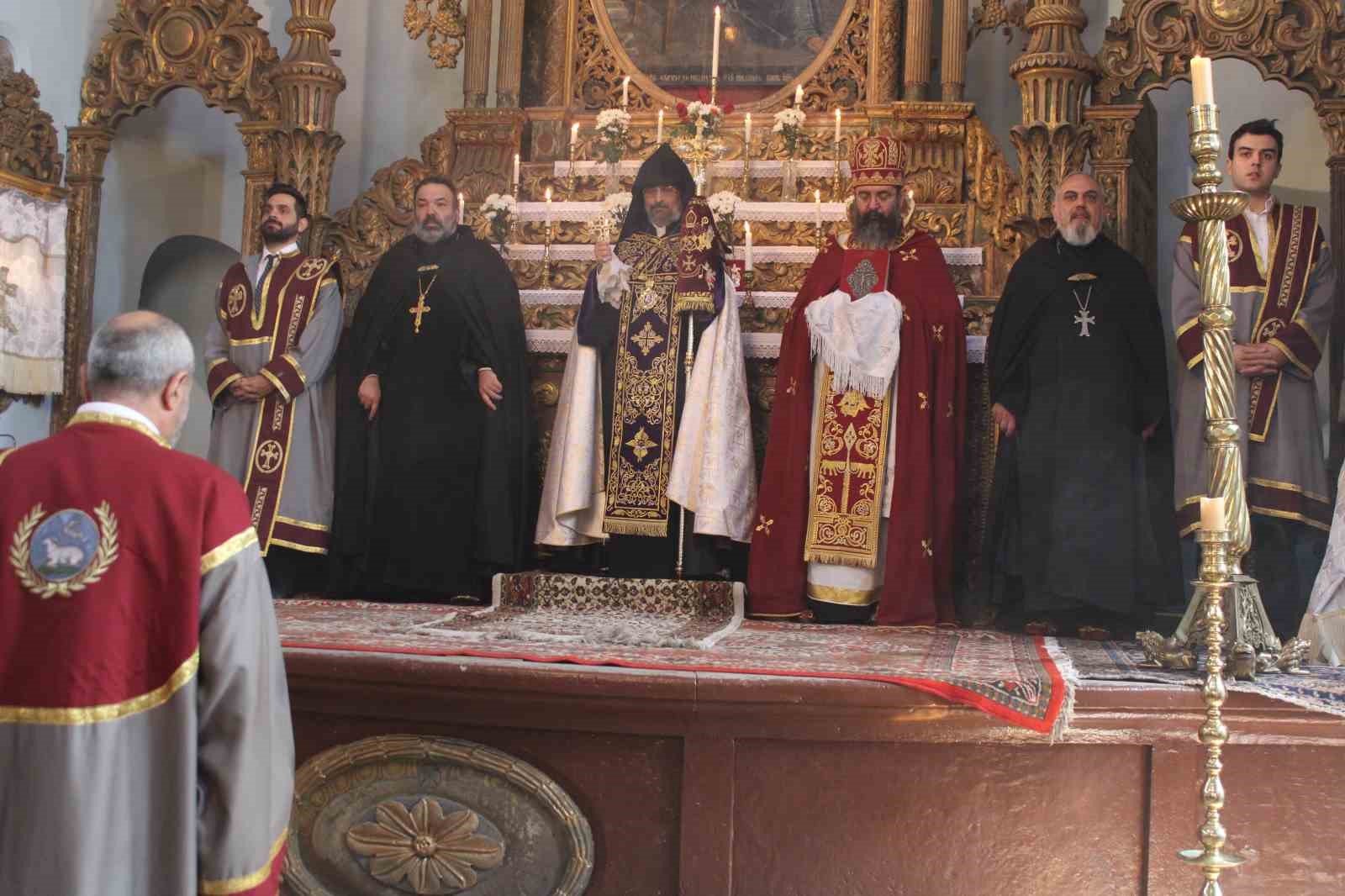 Ermenilerin Miçing ayininde İran’a dua