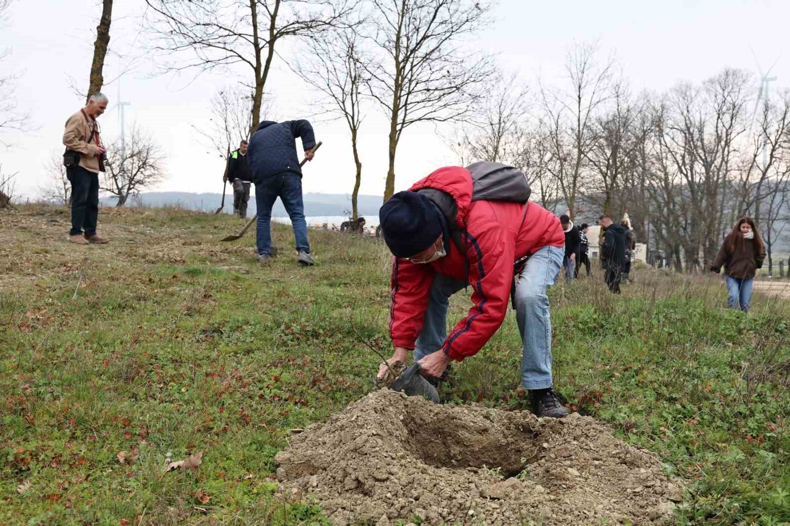 Un&ccedil;ukuru Mahallesi&rsquo;nde atıl arazi Umut Ormanı&rsquo;na d&ouml;n&uuml;ş&uuml;yor
