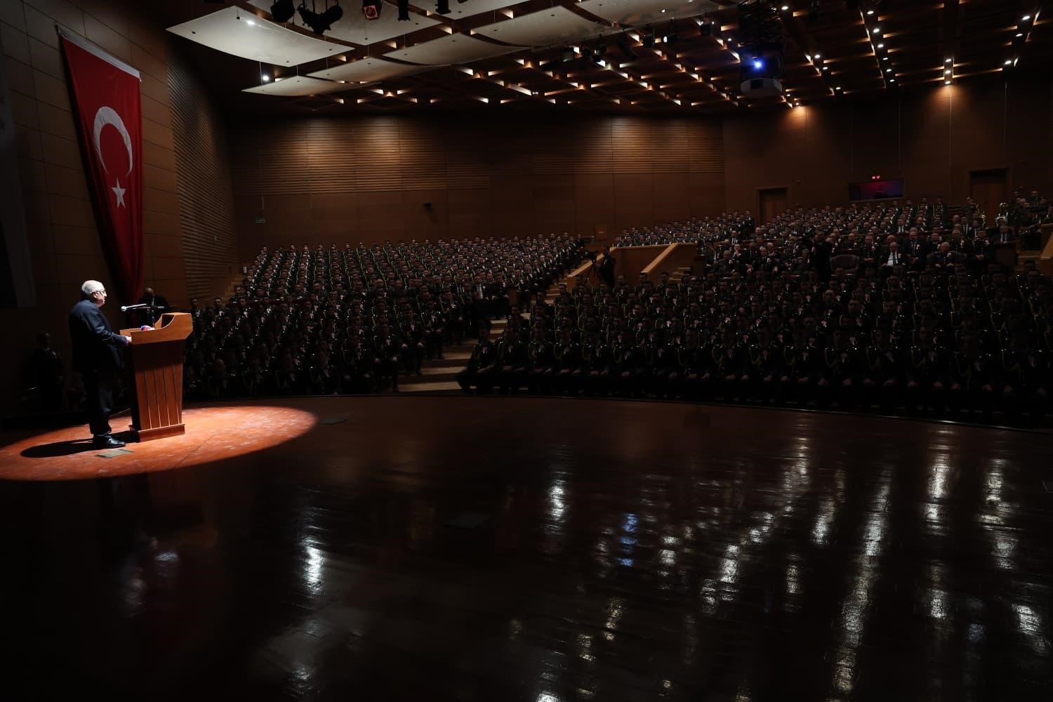 Bakan G&uuml;ler: "&Ccedil;evremizdeki bu ateş &ccedil;emberine rağmen &uuml;lkemiz istikrar adası olma vasfını s&uuml;rd&uuml;r&uuml;yor"
