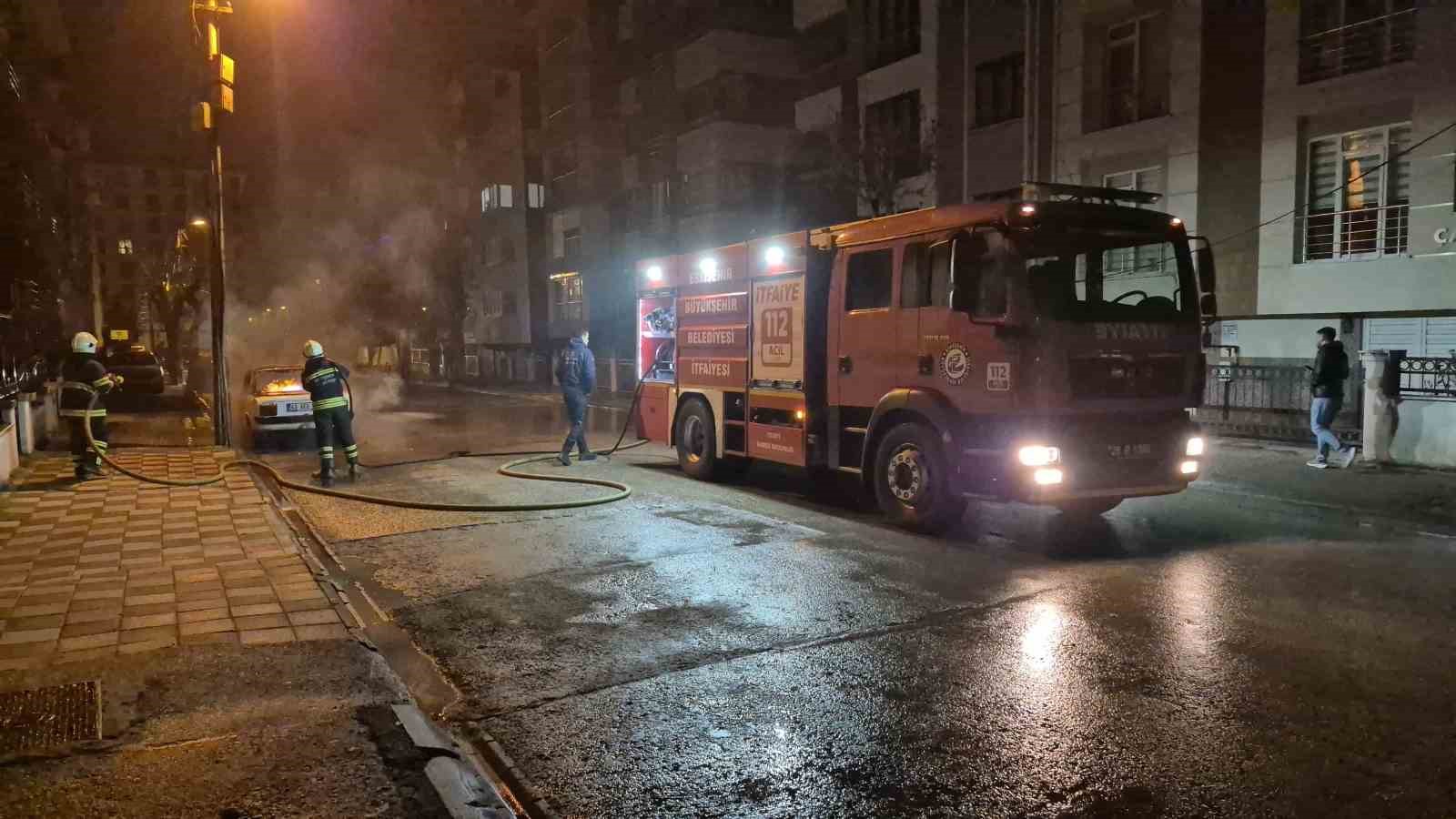 Eskişehir&rsquo;de park halindeki LPG&rsquo;li ara&ccedil; k&uuml;le d&ouml;nd&uuml;
