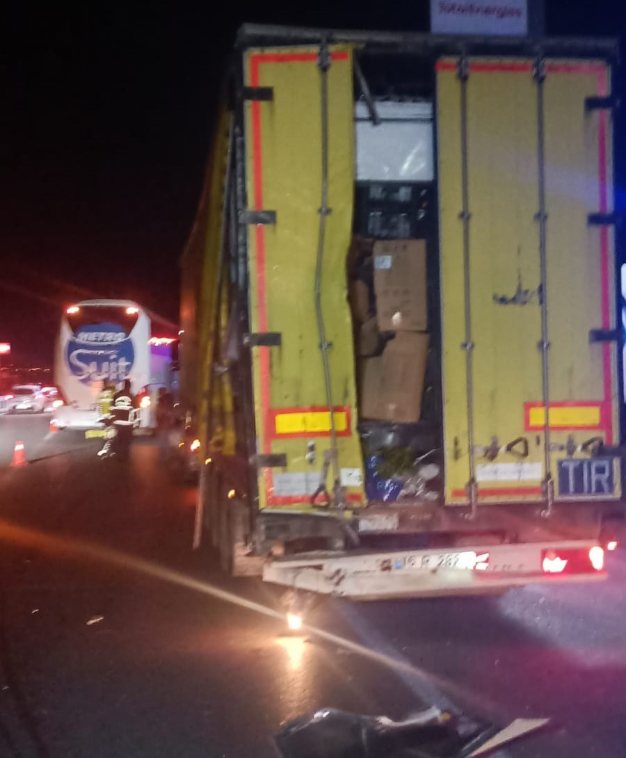 Amasya&rsquo;da otob&uuml;s ile tır &ccedil;arpıştı: &Ccedil;ok sayıda yaralı var
