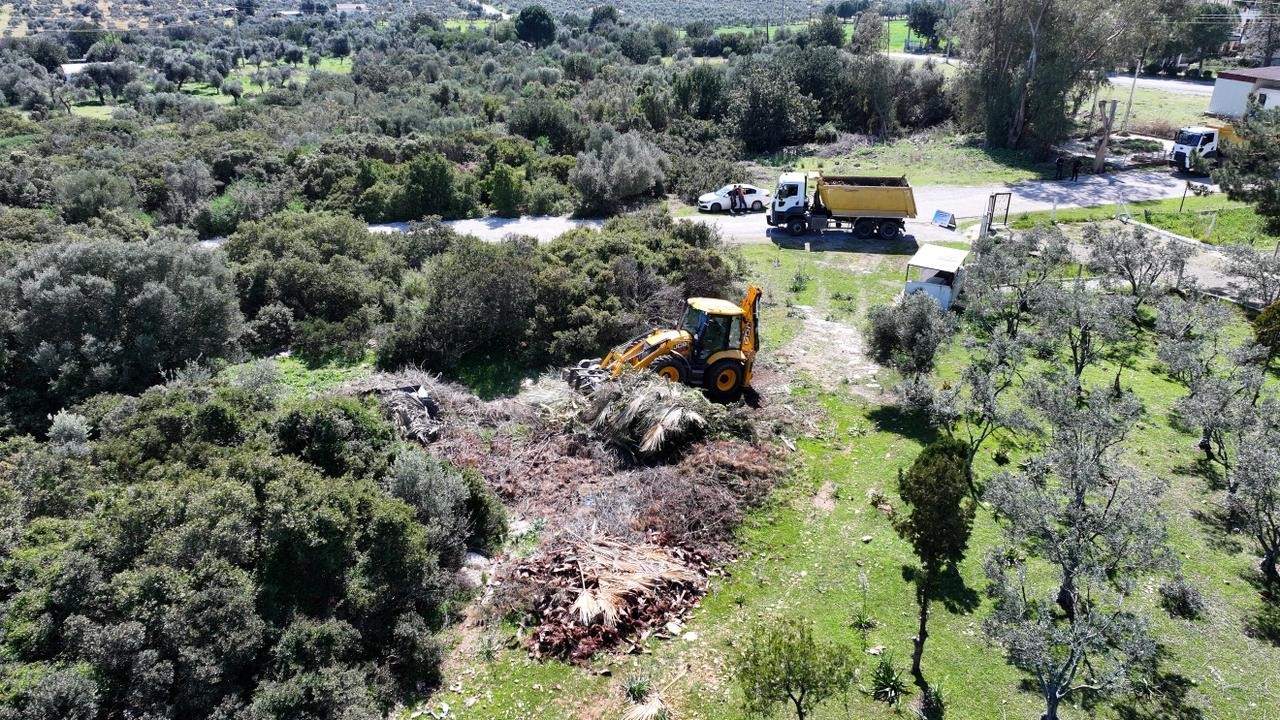 Didim Belediyesi ekiplerinden temizlik çalışması