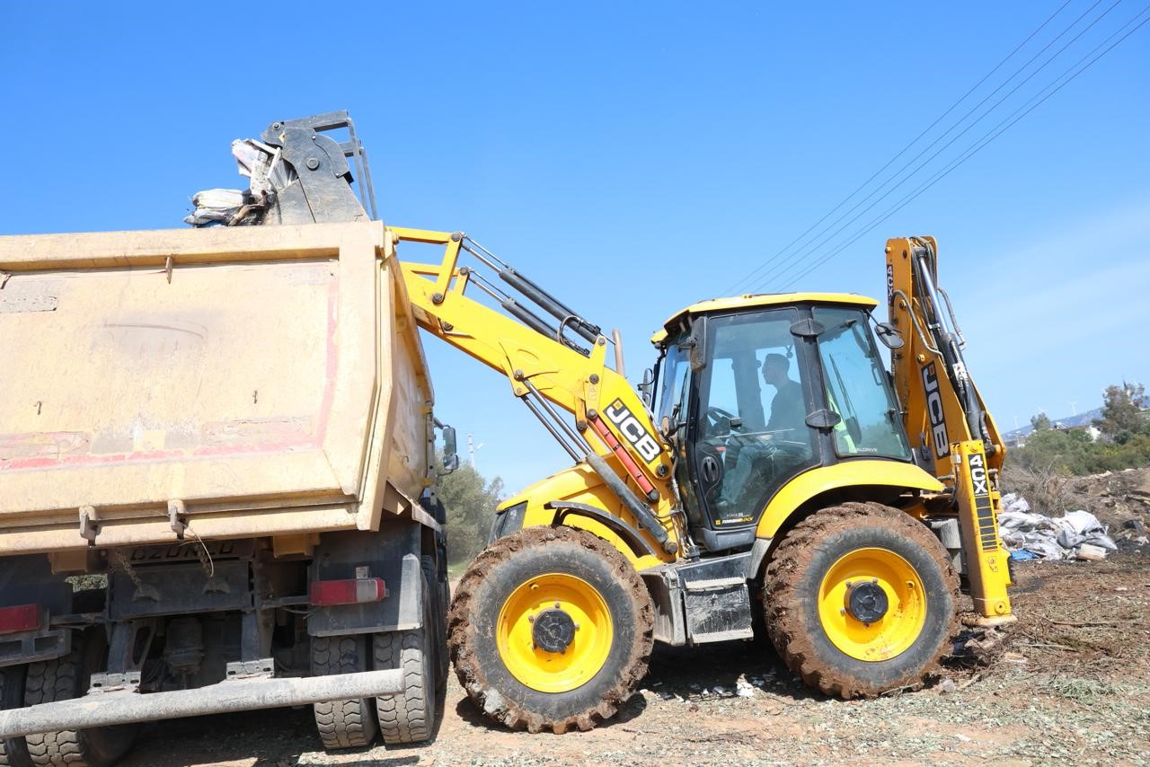 Didim Belediyesi ekiplerinden temizlik &ccedil;alışması
