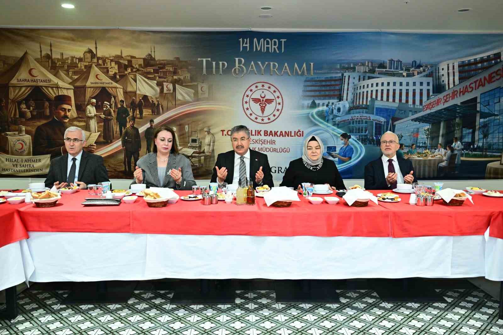 Vali Yılmaz: "14 Mart Tıp Bayramı&rsquo;nı y&uuml;rekten kutluyorum"
