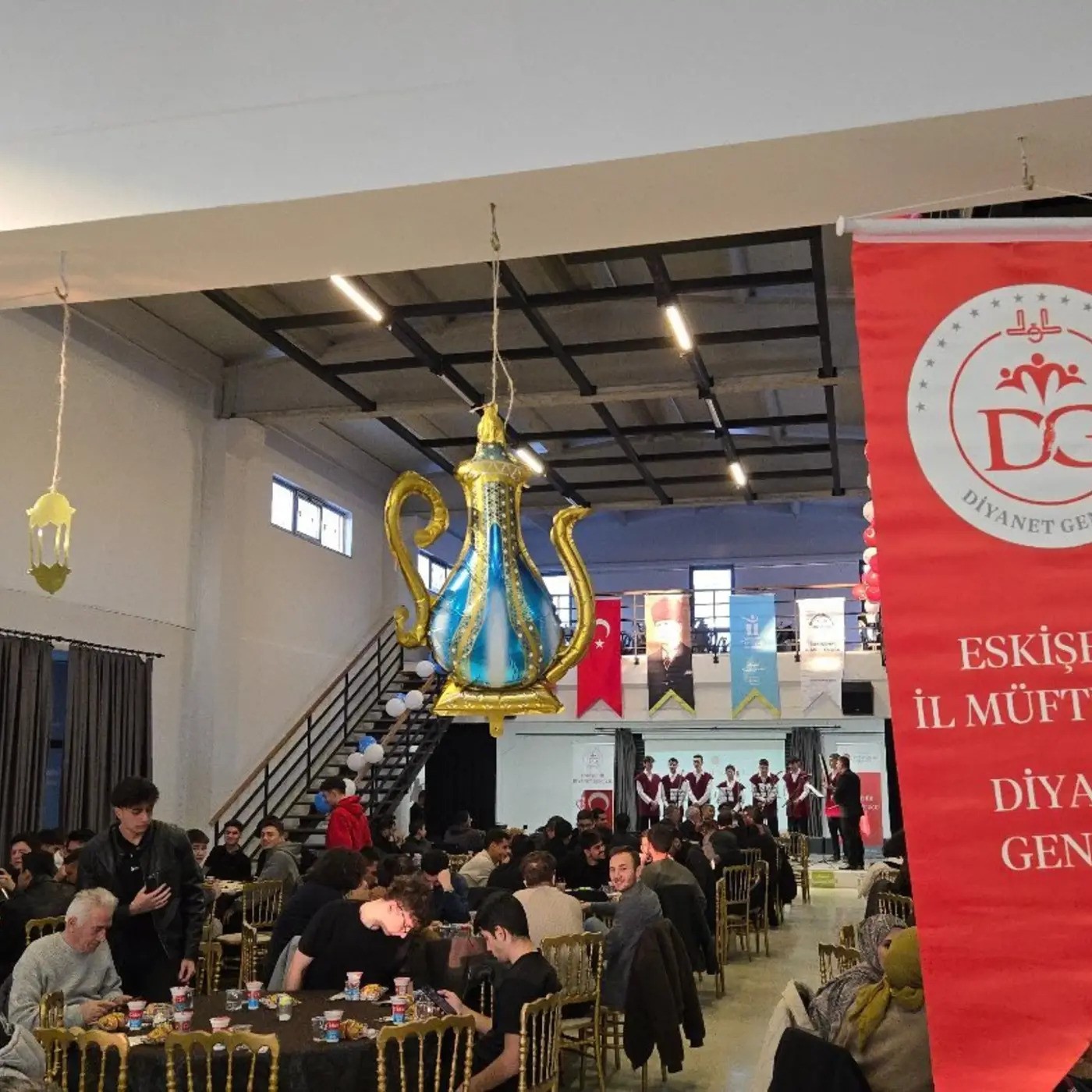 Eskişehir&rsquo;de lise ve &uuml;niversite &ouml;ğrencilerine y&ouml;nelik iftar programı d&uuml;zenlendi
