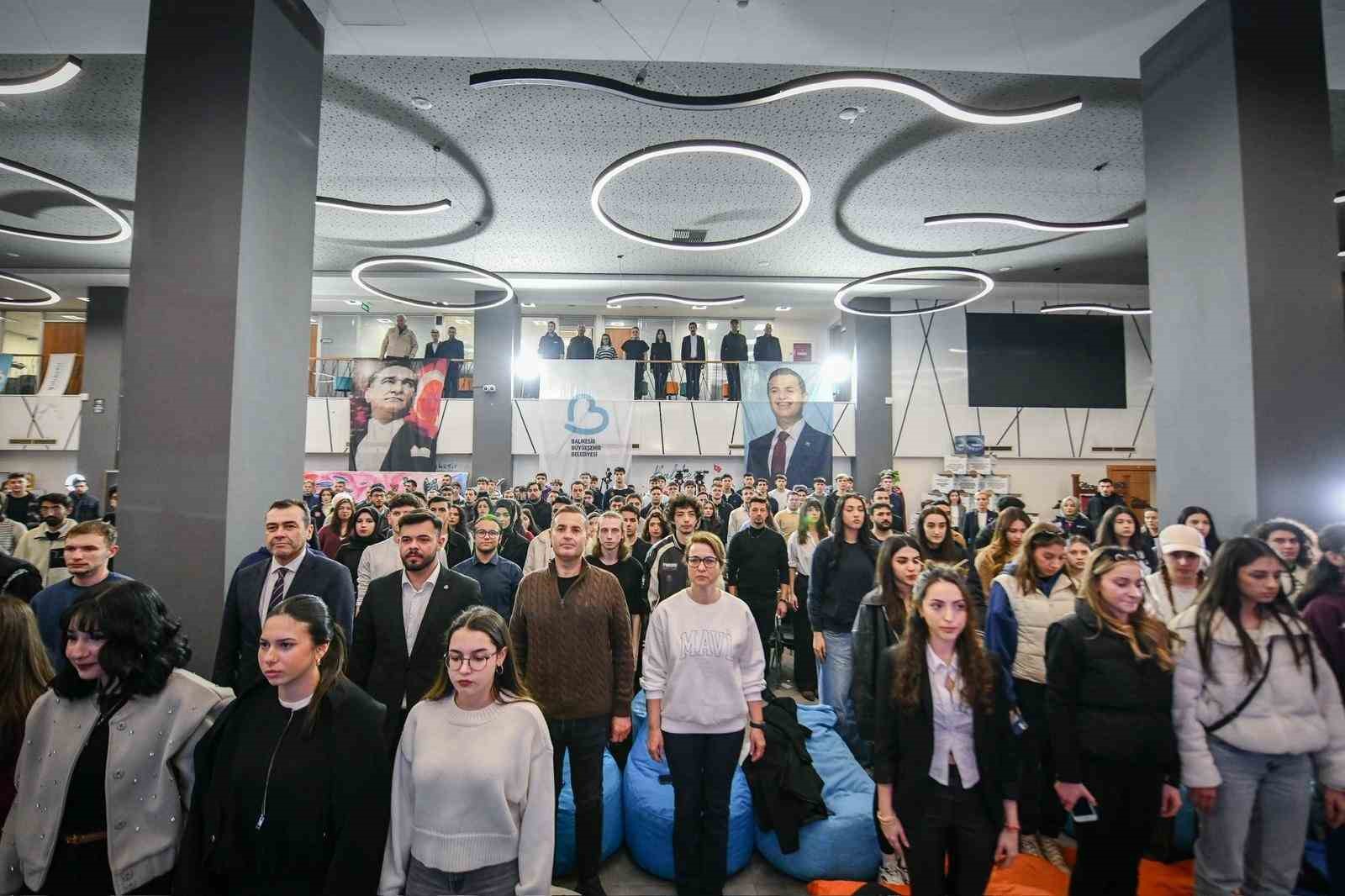 Başkan Ahmet Akın, gen&ccedil;lerle Balıkesir&rsquo;in yarınını konuştu
