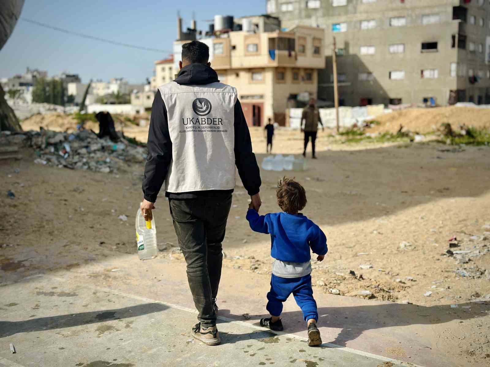 UKABDER&rsquo;den Ramazan boyunca 200 bini aşkın kişiye iftar yemeği
