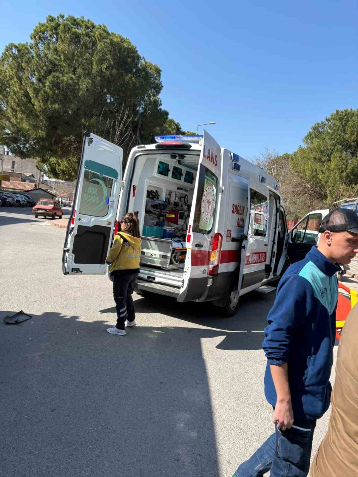 Motosiklet s&uuml;r&uuml;c&uuml;s&uuml; &ouml;l&uuml;mden d&ouml;nd&uuml;
