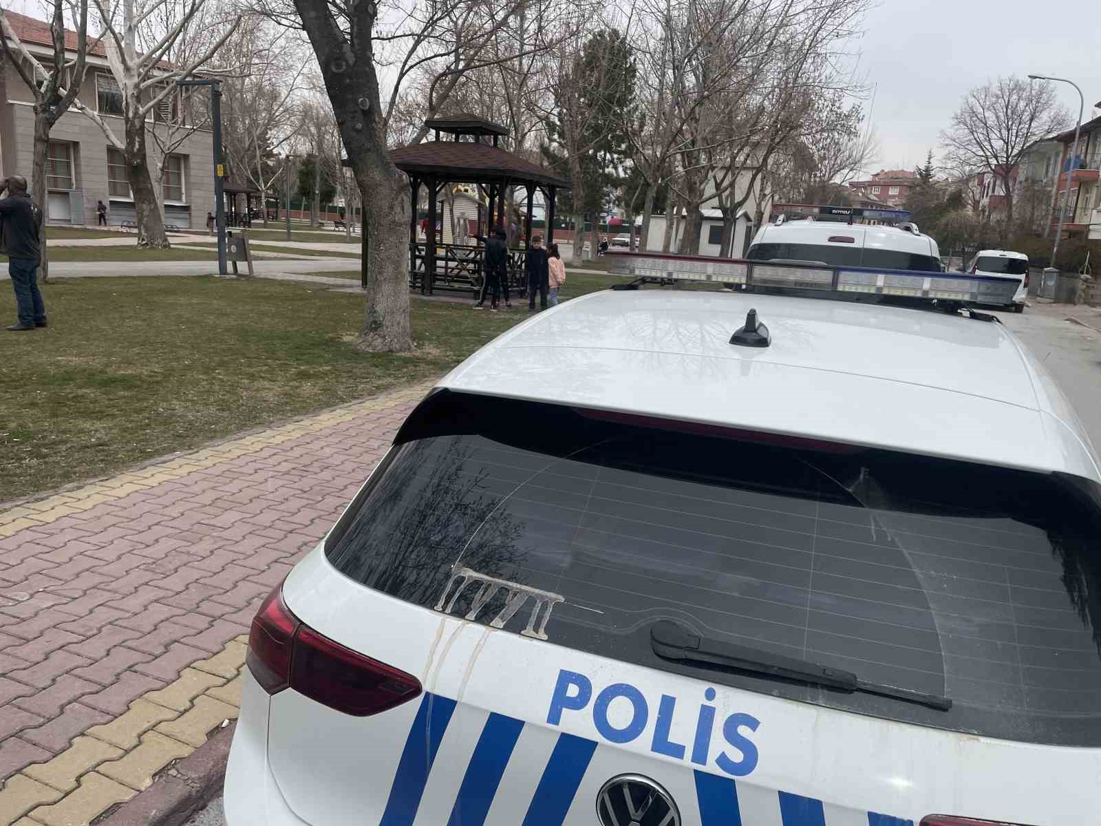 Konya&rsquo;da parktaki tartışma kanlı bitti: 1 yaralı
