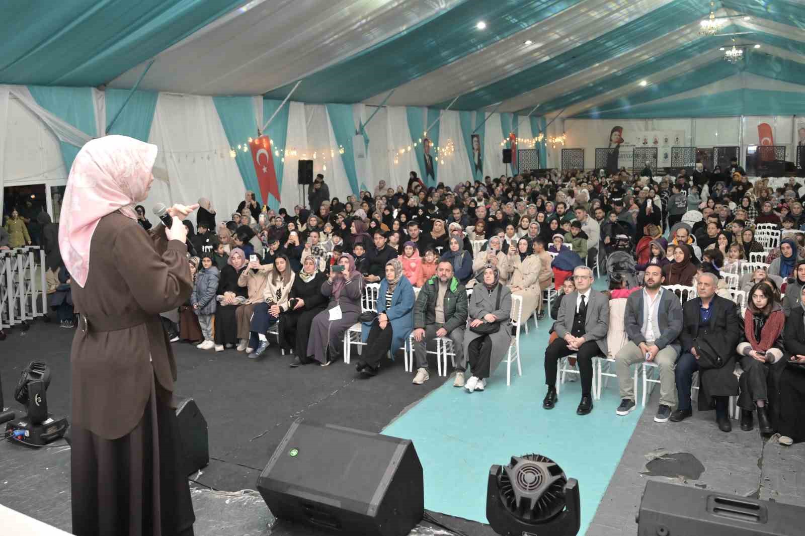 Başkan Vekili Aksoy, sağlık &ccedil;alışanlarıyla iftarda buluştu
