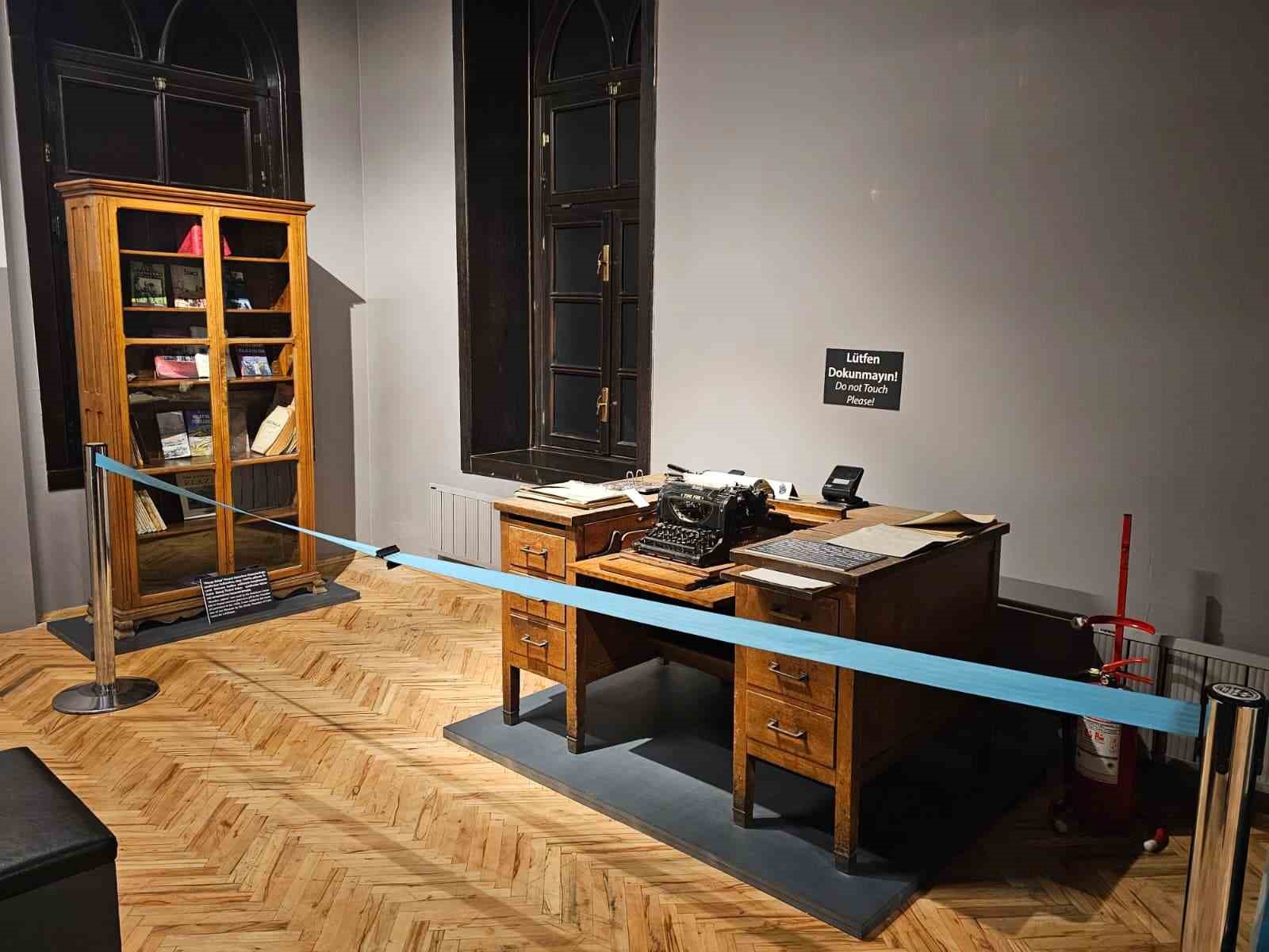 Tarihi daktilo Kent M&uuml;zesi&rsquo;nde ge&ccedil;mişe ışık tutuyor
