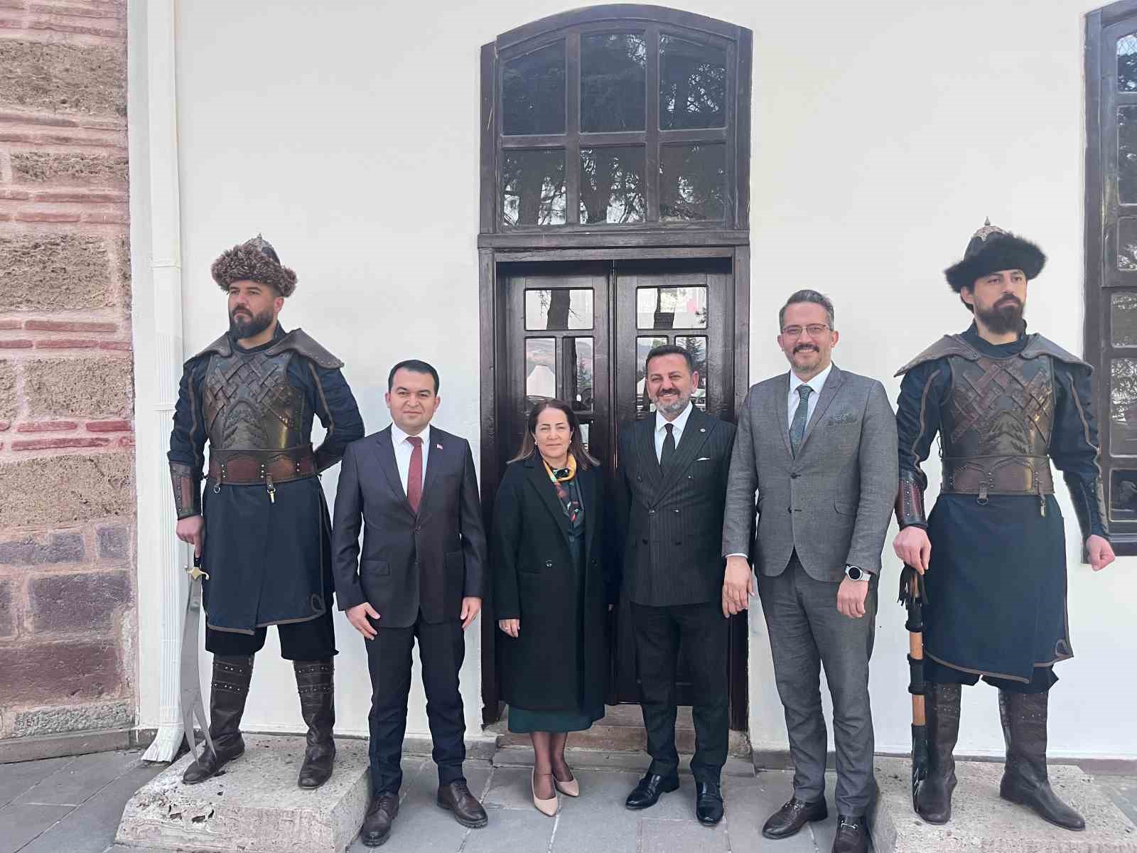 Bakan Yardımcısı Madak, Ertuğrulgazi Türbesi’ni ziyaret etti