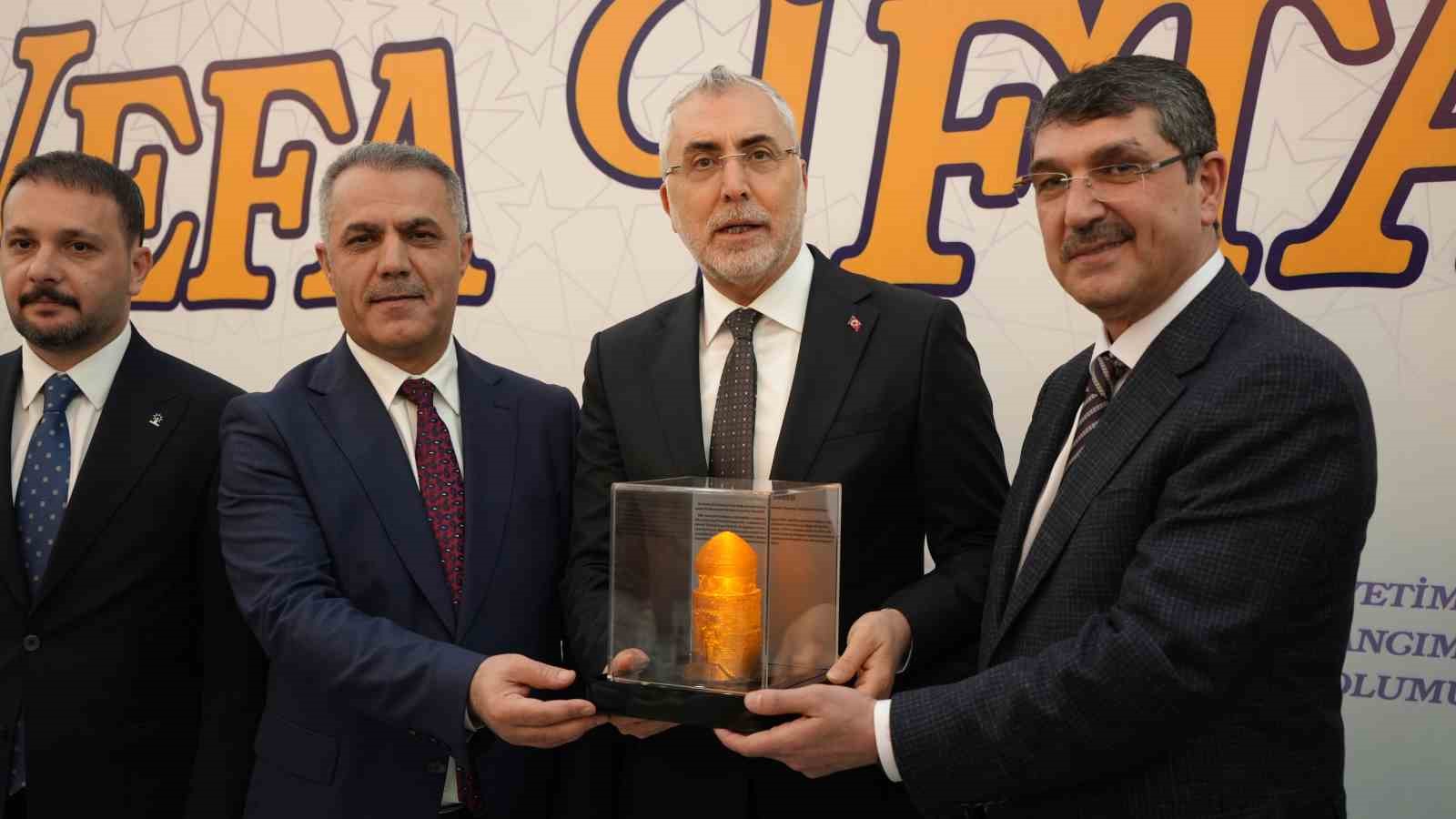 Bakan Işıkhan: "Batman&rsquo;a 2002&rsquo;den bu yana 12 milyar TL teşvik sağladık"
