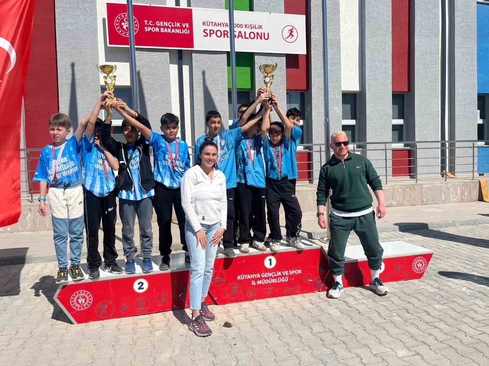 K&uuml;tahya&rsquo;da Yıldızlar ve K&uuml;&ccedil;&uuml;kler il şampiyonası tamamlandı
