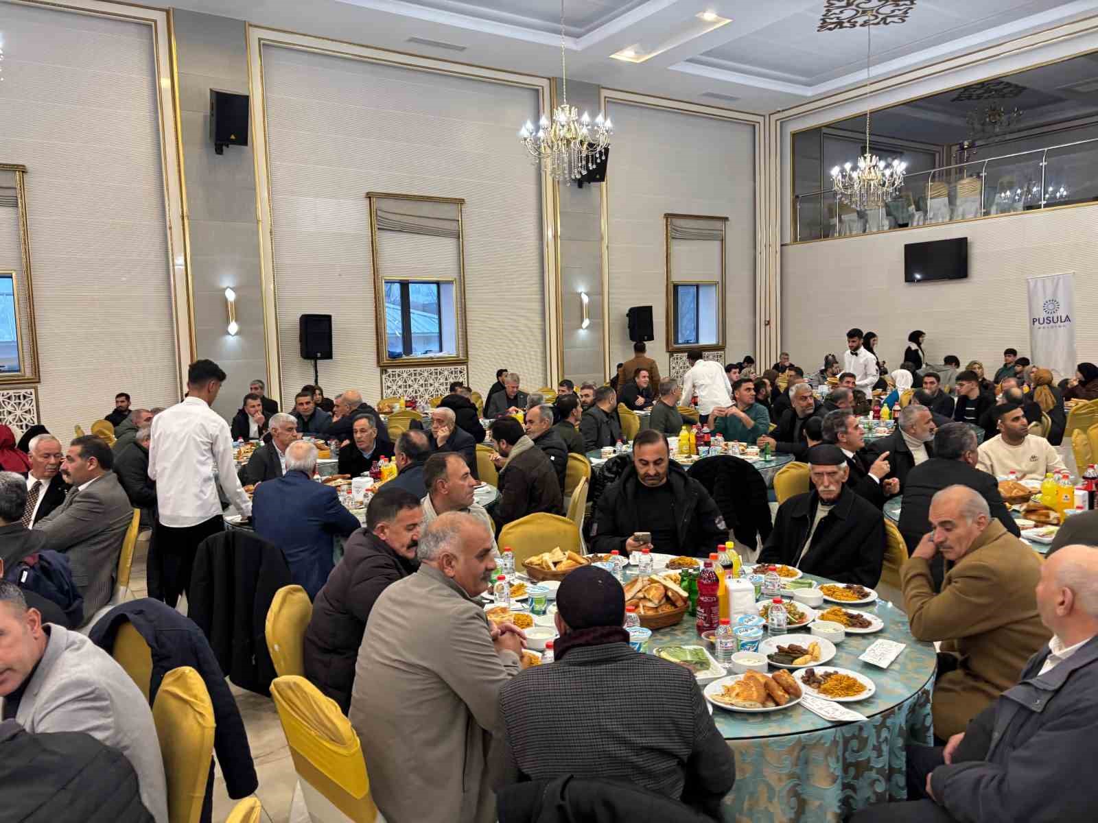 Cumhurbaşkanı Yardımcısı Yılmaz: "Savaşlardan uzaklaşılması y&ouml;n&uuml;nde her t&uuml;rl&uuml; gayreti sarf ederken bir taraftan da i&ccedil; cephemizi kuvvetlendirmeliyiz"
