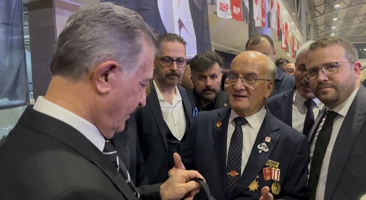 MHP Genel Sekreteri B&uuml;y&uuml;kataman: "T&uuml;rkiye &uuml;zerinde hesap yapanlar kendi kazdıkları kuyuya d&uuml;şecektir"
