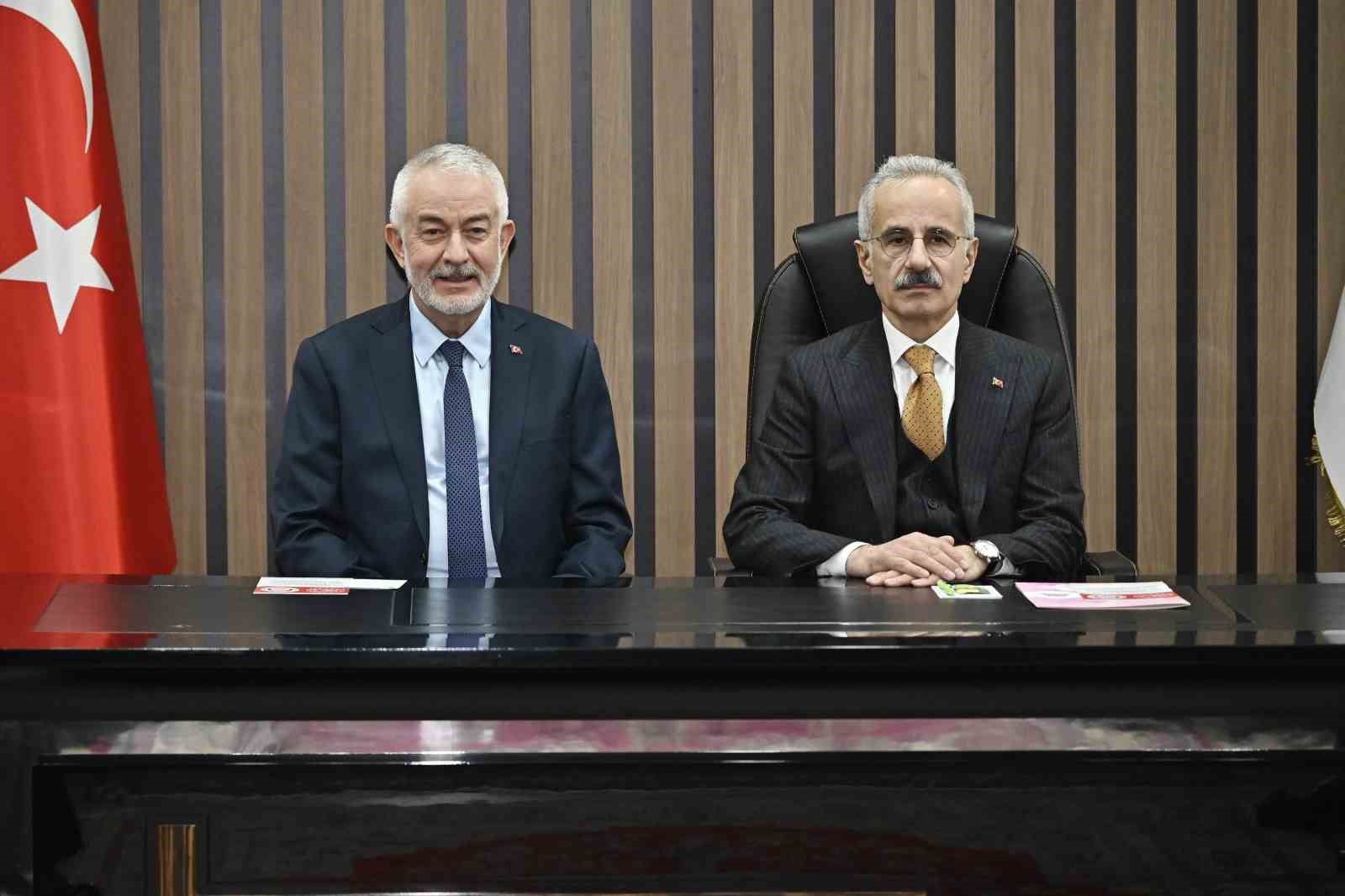 Bakan Uraloğlu: "Isparta&rsquo;da g&uuml;zel işler yapılıyor"
