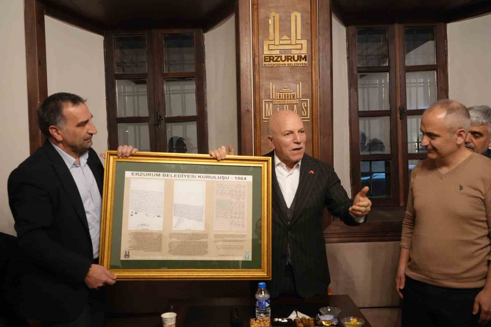 T&uuml;rkiye Dil ve Edebiyat Derneği, Erzurum B&uuml;y&uuml;kşehir Belediyesi tarihine ışık tuttu
