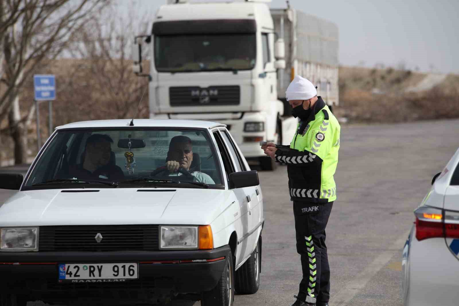 Bayram tatilinde yola &ccedil;ıkacak s&uuml;r&uuml;c&uuml;lere hayati uyarı
