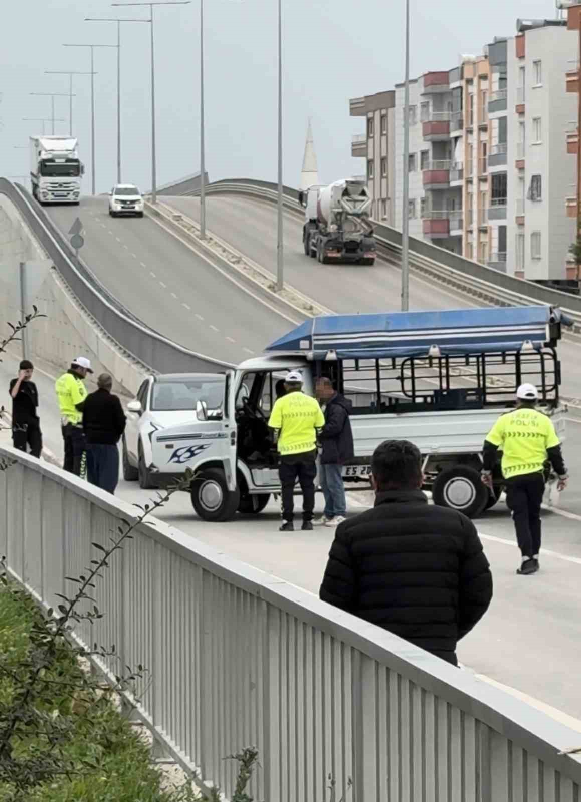 Tarsus’ta denetimde kaçan sürücüye 140 bin lira ceza kesildi