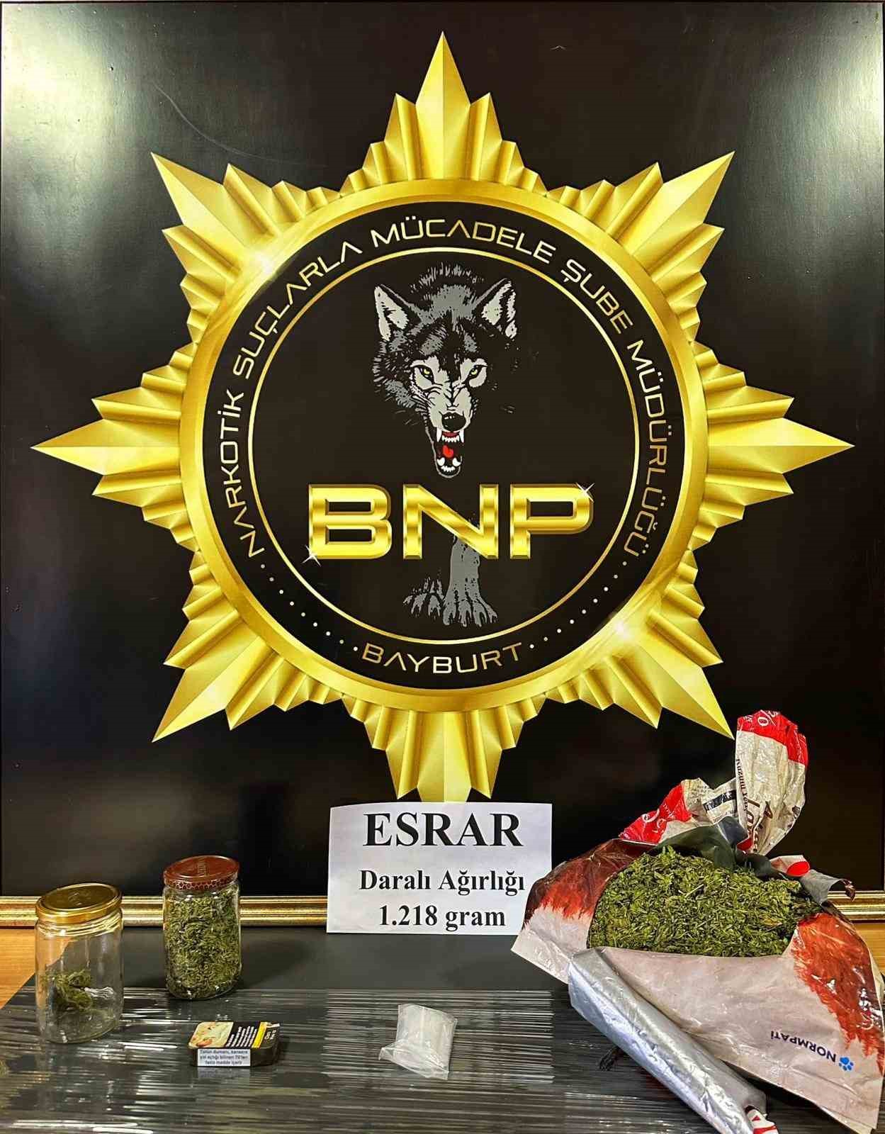 Bayburt’ta 1 kilo 218 gram esrar ele geçirildi