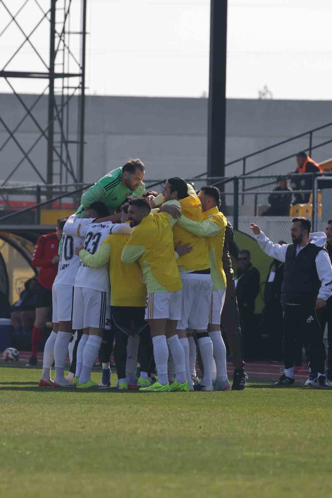 TFF 2. Lig: Aliağa FK: 3 - Arnavutköy Belediyespor: 0