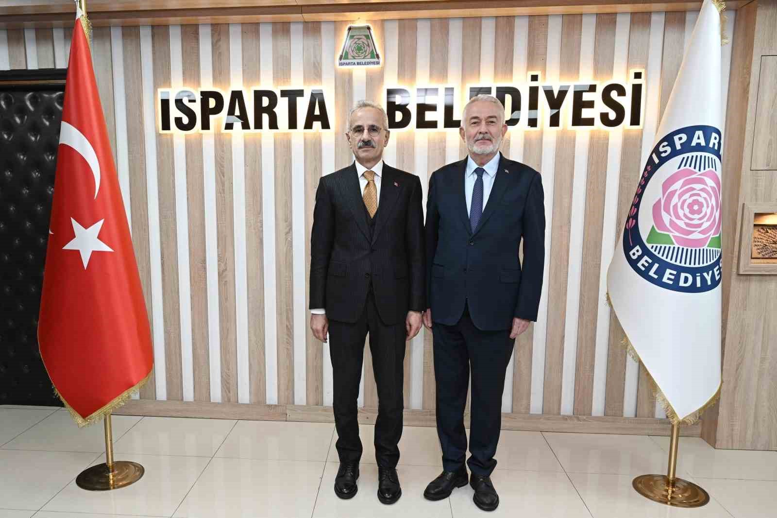 Bakan Uraloğlu: "Isparta’da güzel işler yapılıyor"