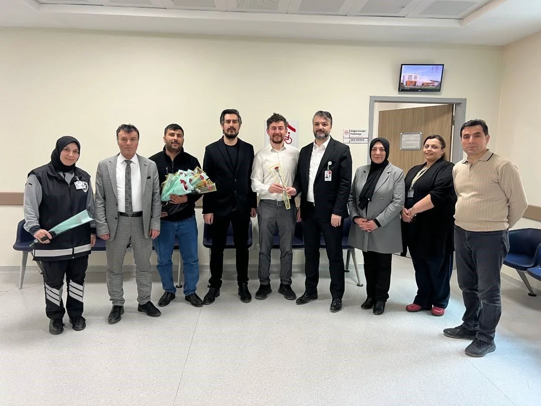 Bayburt&rsquo;ta sağlık &ccedil;alışanlarının 14 Mart Tıp Bayramı kutlandı
