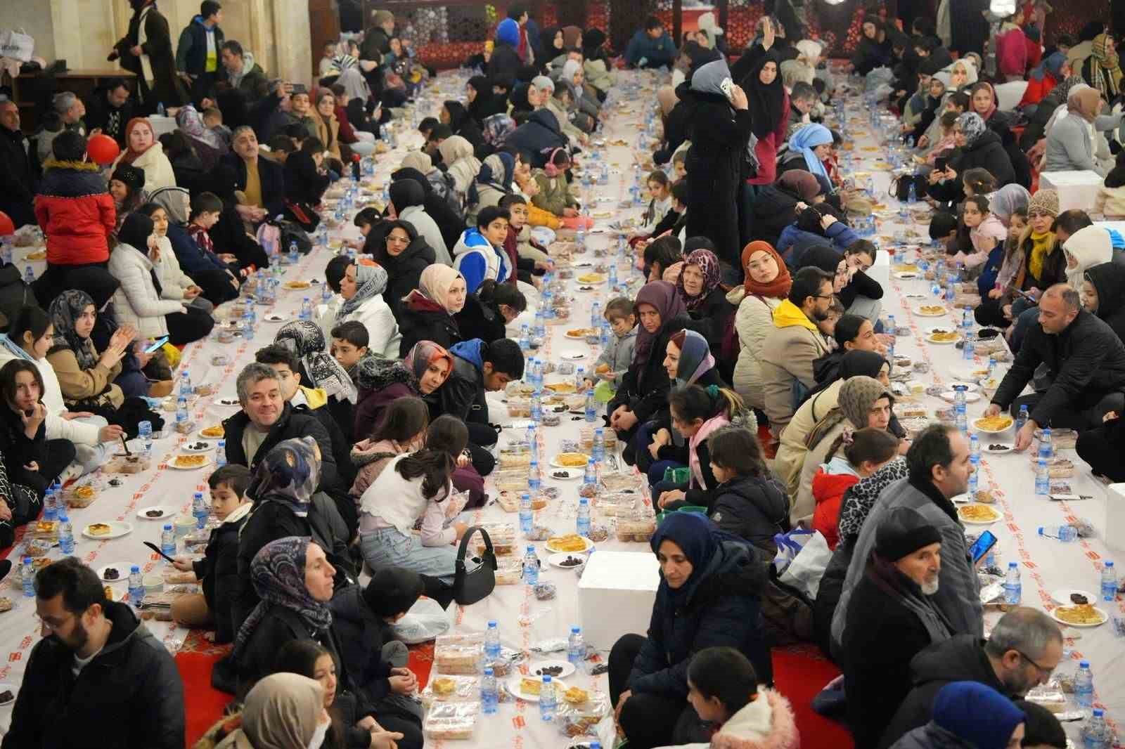 Fatih Belediyesinden anlamlı etkinlik: Çocuklar ve aileler Ramazan ruhunu doyasıya yaşadı