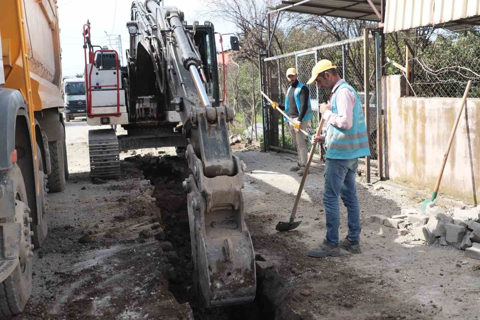 Hatay B&uuml;y&uuml;kşehir Belediyesi,  Payas&rsquo;ta i&ccedil;me suyu şebeke hattını yeniliyor
