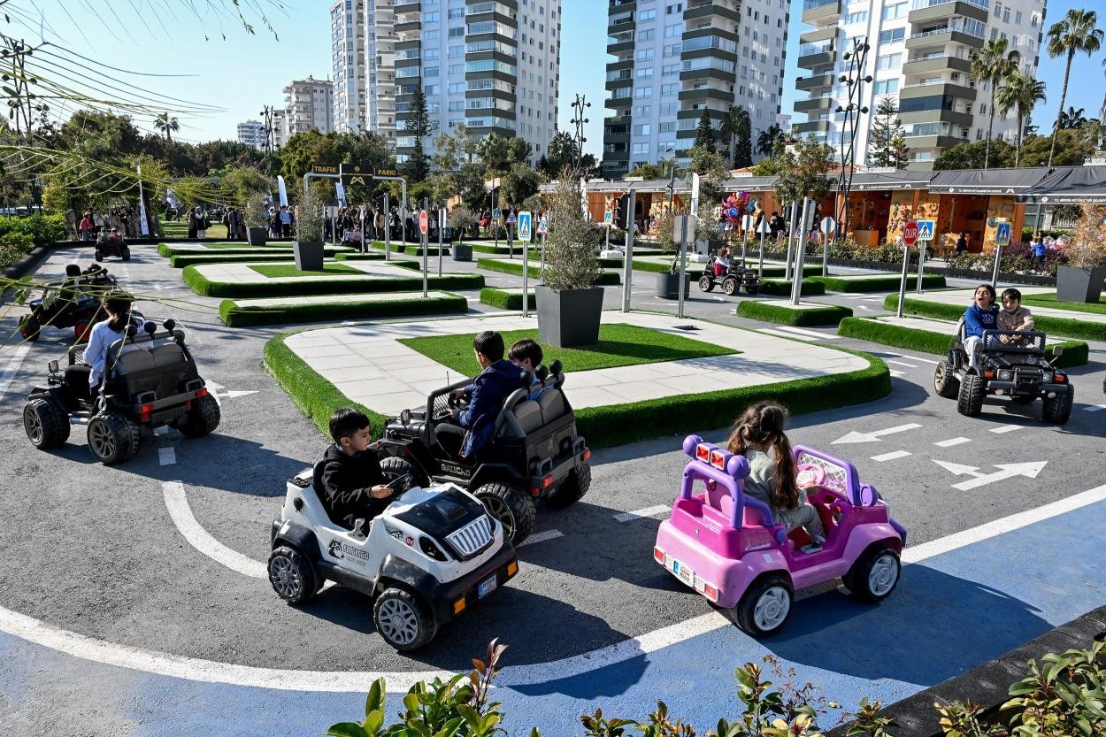 Mersin’de çocuklara eşit gelecek için güçlü destek