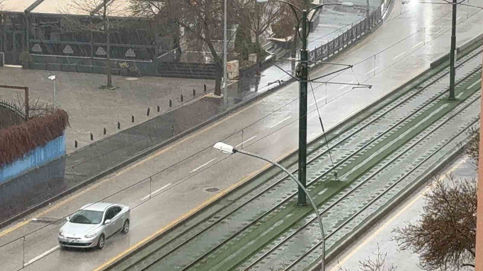 Gaziantep&rsquo;te sağanak yağış etkili oldu
