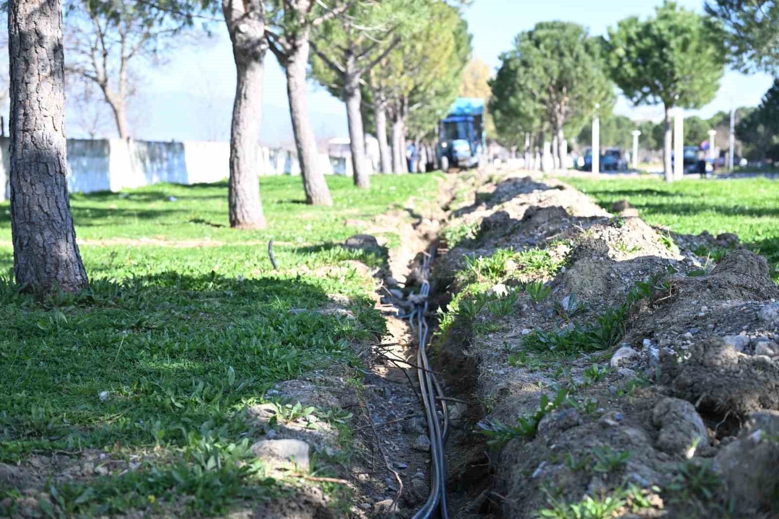 Manisa&rsquo;da yeşil alanlarda akıllı sulama d&ouml;nemi başladı
