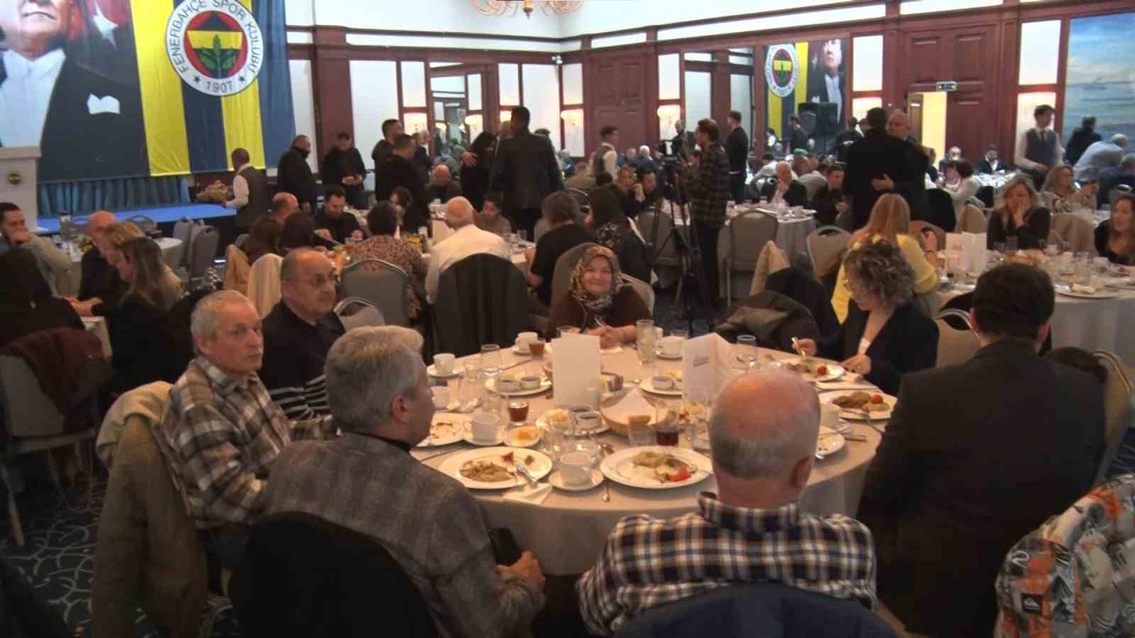 Fenerbah&ccedil;eli boks&ouml;rler iftarda buluştu
