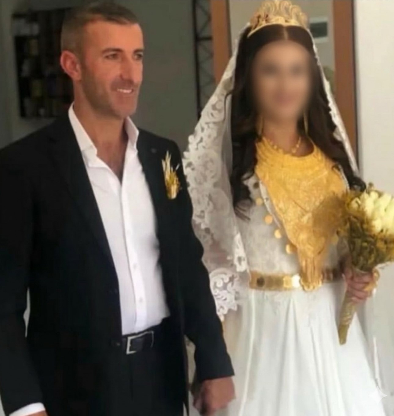 Van&rsquo;daki kazada hayatını kaybeden aile yan yana defnedildi
