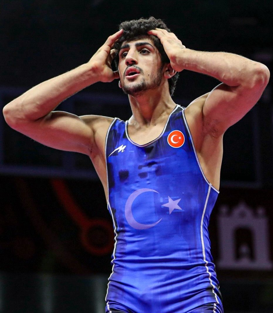 U23 Avrupa Şampiyonası&rsquo;nda Azat Sarıyar&rsquo;dan bronz madalya
