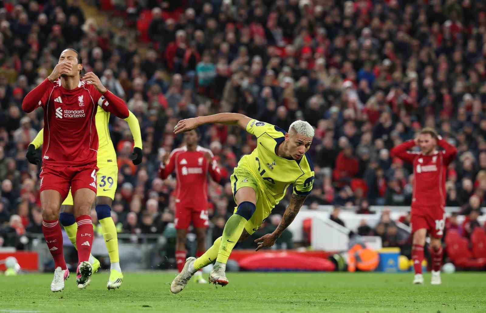 Liverpool, Tottenham’a son dakikada takıldı