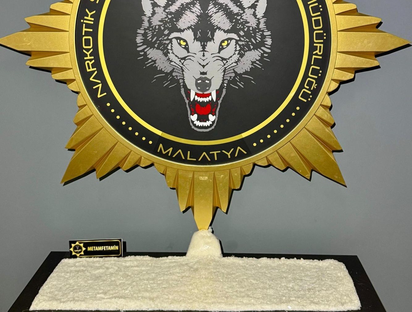 Malatya’da yolcu otobüsünde 11 kilo 400 gram metamfetamin ele geçirildi