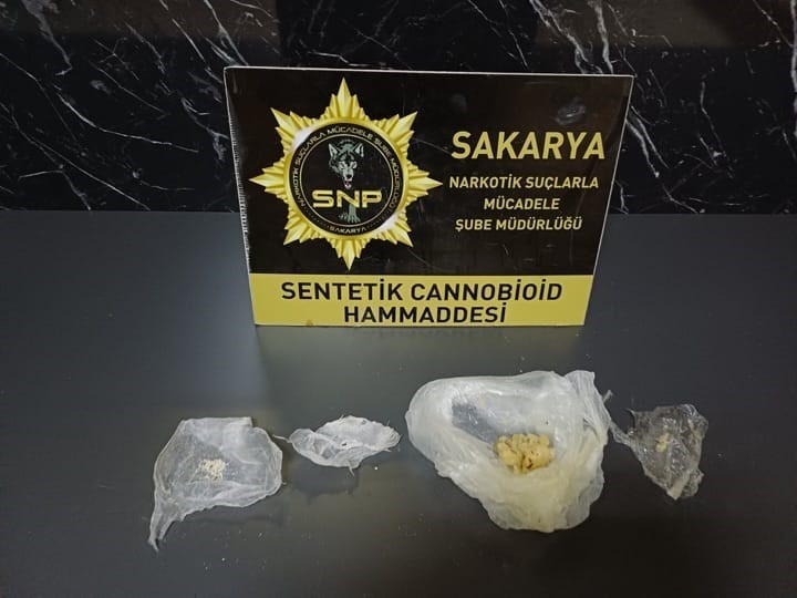 Sakarya’da zehir tacirlerine operasyon: 3 tutuklama
