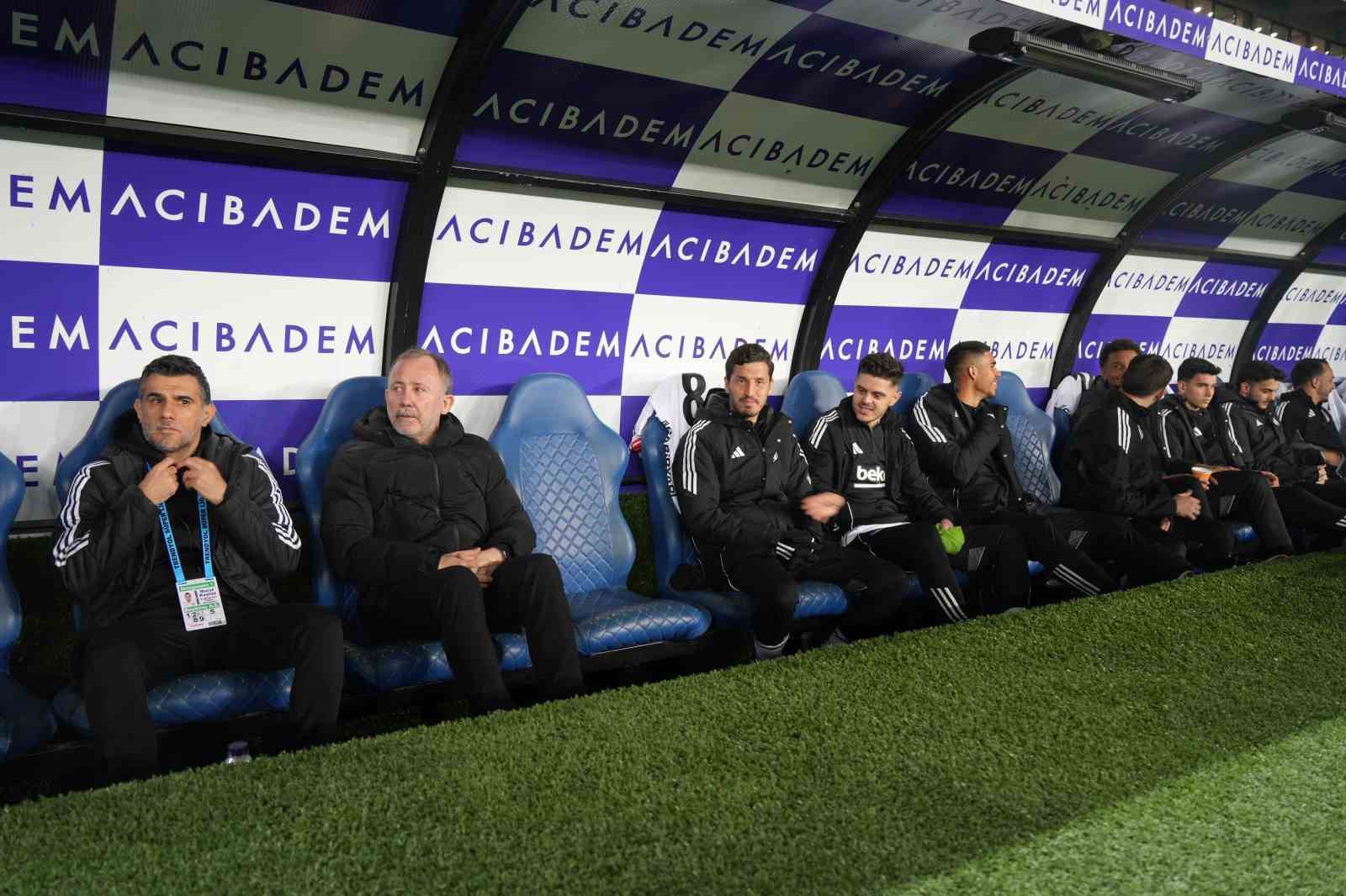 Trendyol Süper Lig: Gençlerbirliği: 0 - Beşiktaş: 0 (Maç devam ediyor)